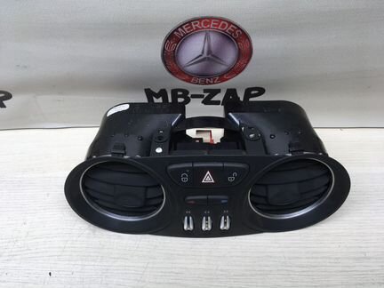 Дефлектор центральный Mercedes W230