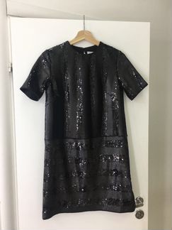 Платье прямого кроя с пайэтками