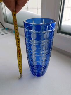 Ваза из синего хрусталя