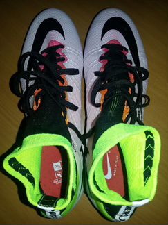 Профессиональные футбольные бутсы nike