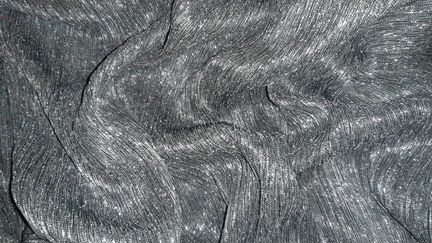 Чёрно-серебристое платье на Новый год