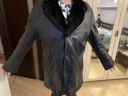 Демисезонная кожаная куртка с утепленным подкладом