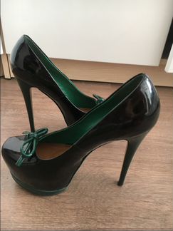 Лаковые туфли на каблуке