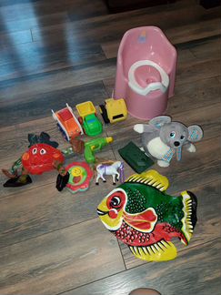 Горшок и игрушки