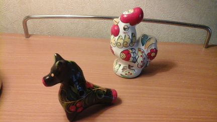 Глиняные солонка и свистулька