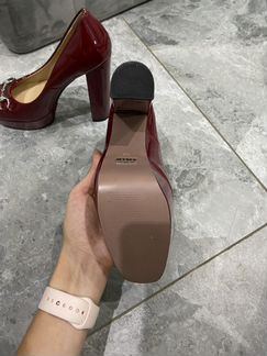 Туфли бордовые Gucci (лак) 40