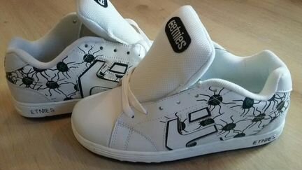 Модные кроссовки 37,5 р-р по стельке 23,5 кожа