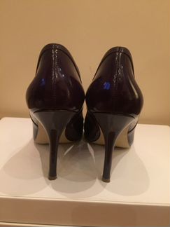 Туфли guess темно-фиолетового цвета на небольшом к