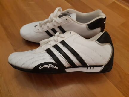 Кроссовки adidas