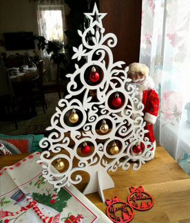 Ёлка резная