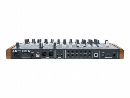 Arturia DrumBrute синтезатор ударных