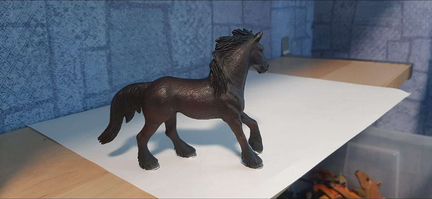 Лошадка коллекционная