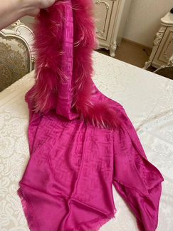 Косынка с мехом fendi новая