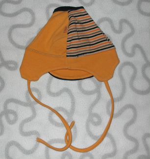 Шапочка с козырьком на завязках Jamiks, ог 44-47 с