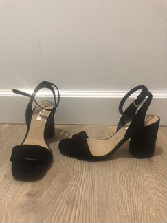 Босоножки Stradivarius