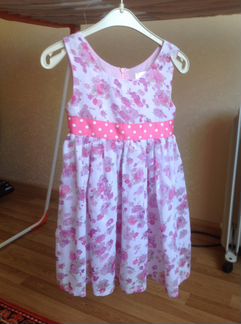 Продаются платья в ассортименте состояние новых