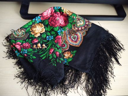 Платок павлопосадский Незнакомка (89 х 89 см)