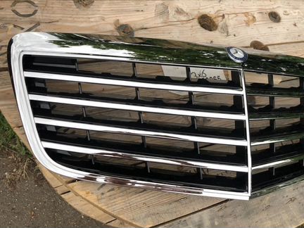 Решетка радиатора Mercedes W211 rest AMG Авангард