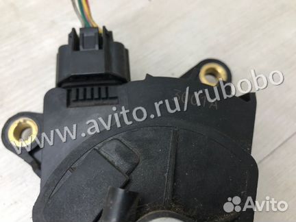 Педаль газа Nissan Tiida C11 HR16DE 2011