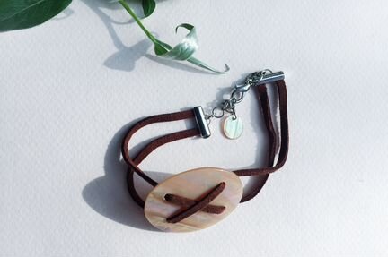 Перламутровый браслет