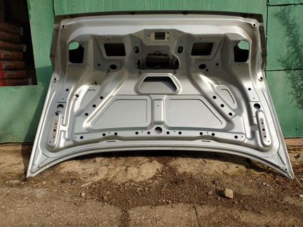 Крышка багажника каризма