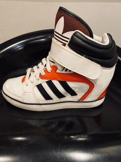 Кроссовки женские adidas