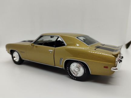 1/24 Chevrolet Camaro Z/28 302 1969 (CMW)