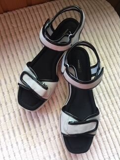 Стильные босоножки mango