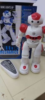 Робот на пульте управления