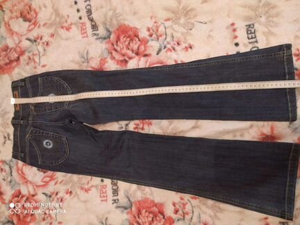 Джинсы 146-152 на стройную девочку. новые
