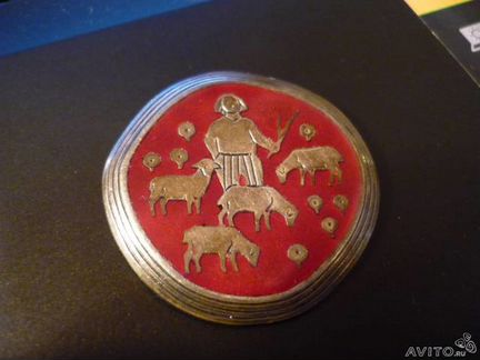 Старинная брошь из серебра