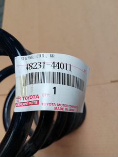 Пружина задняя Toyota Ipsum RAV4 48231-44011