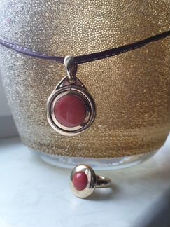 Золотое кольцо и подвеска коралл от Tamara Comolli