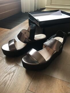 Открытые туфли Betsy