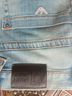 Armani новые джинсы и футболка