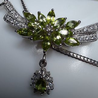 Колье (серебро, перидоты, цирконы)