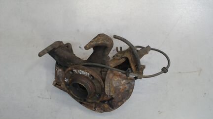 Ступица (кулак, цапфа) левая передняя Skoda Fabia