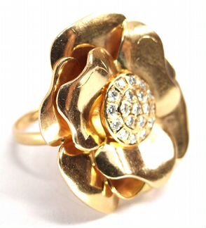 Крупное золотое кольцо 585 пробы с бриллиантами