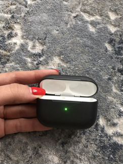 Зарядный кейс для AirPods Pro