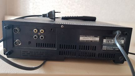 Видеомагнитофон Akai VS-R 120 EM