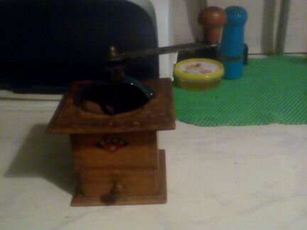 Мельница кофемолка ручная