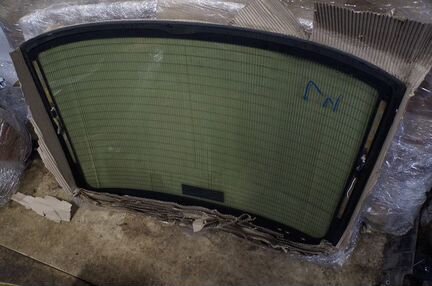 Стекло заднее Lexus IS 250