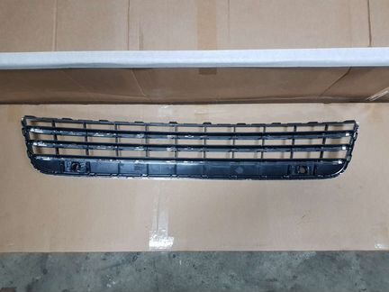 Решетка бампера Touareg NF 2010г - 2014г Туарег