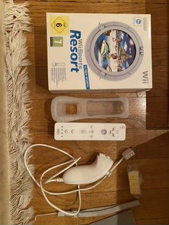 Wii приставка полный комплект, состояние хорошее