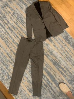 Серый костюм Versace