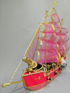 Корабль из конфет, необычный подарок