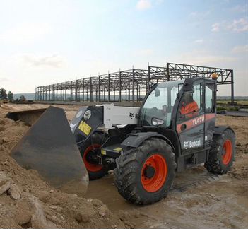 Стекло дверное левое Bobcat TL360/TL470