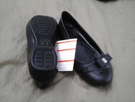 Продам туфли-балетки Crocs