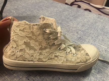 Кеды с гипюром