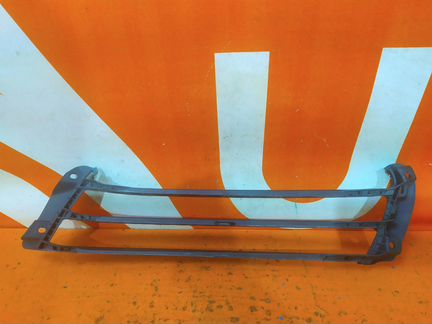 Решетка бампера передняя левая Porsche 718 Cayman